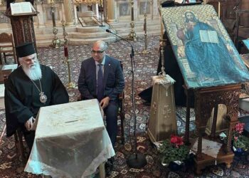 Παράδοση- παραλαβή της Εικόνος του Ένθρονου Κυρίου από το Ειρηνοδικείο Ακράτας