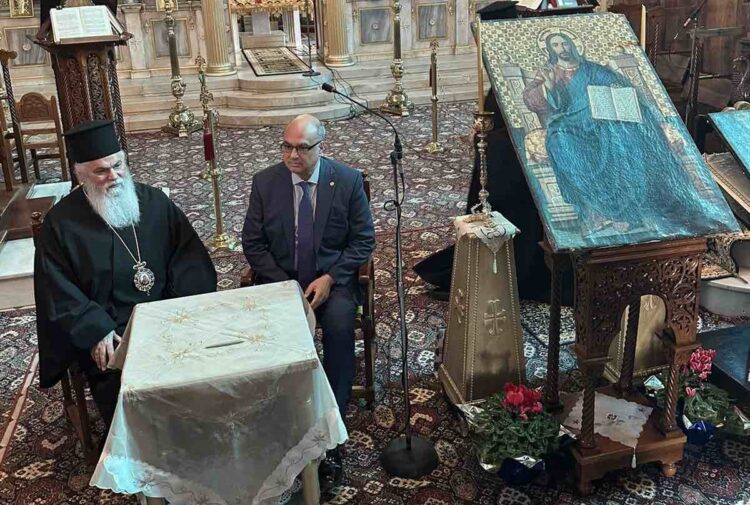 Παράδοση- παραλαβή της Εικόνος του Ένθρονου Κυρίου από το Ειρηνοδικείο Ακράτας