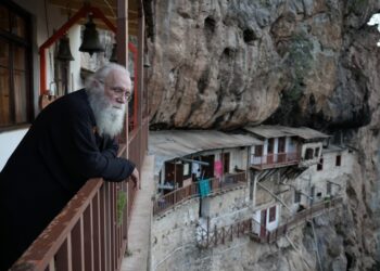 Ιερά αποδημία σε μοναστήρια της Πελοποννήσου