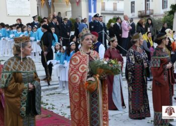 Πάνδημη η συμμετοχή κατά την υποδοχή στην Σπάρτη του Οικ Πατριάρχη