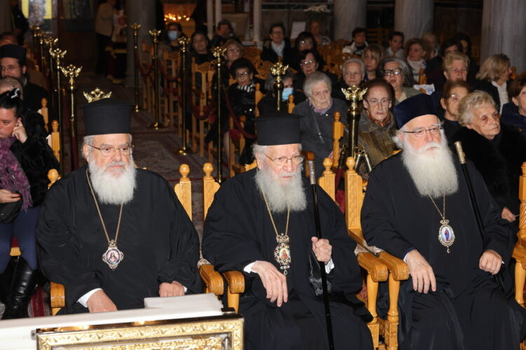 Παρουσιάστηκε στο Βόλο το τετράτομο έργου της Π. Διαθήκης του Μητροπολίτη Βελεστίνου