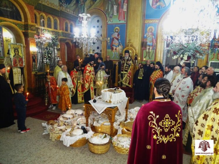 Ο πανηγυρικός Εσπερινός στον Ι.Ν. Αγίας Βαρβάρας Καλογωνιάς