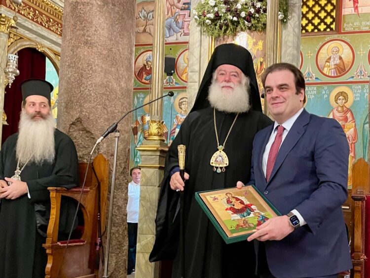 Ο Φθιώτιδος Συμεών με τον Υπουργός Παιδείας, Θρησκευμάτων και Αθλητισμού της Ελλάδος στο Πατριαρχείου Αλεξανδρείας