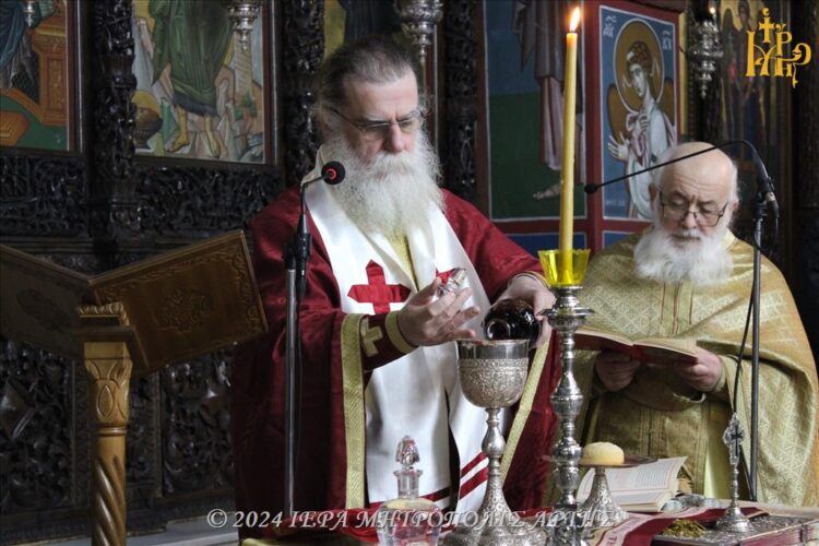 Η αρχαιοπρεπής Λειτουργία του Ιακώβου Αδελφοθέου στην Άρτα