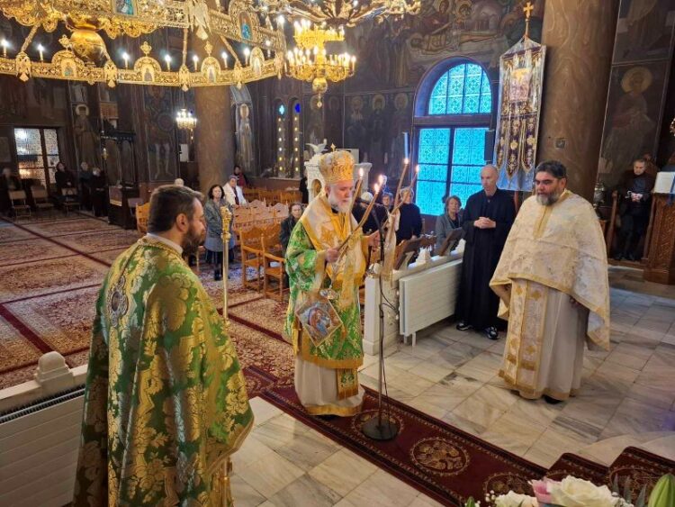 Ο ΕΠΙΣΚΟΠΟΣ ΣΚΟΠΕΛΟΥ ΣΤΗΝ ΑΜΑΡΥΝΘΟ