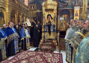 «Πάτερ Νικόλαε, η μυροθήκη των λειψάνων σου, τα Μύρα πολιουχεί…»