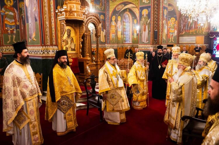 Πολυαρχιερατικό συλλείτουργο στον Μητροπολιτικό Ναό της Καλαμάτας