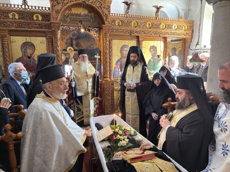Εξόδιος ακολουθία μακαριστού Πρωτοπρεσβυτέρου π. Σεραφείμ Φαράσογλου
