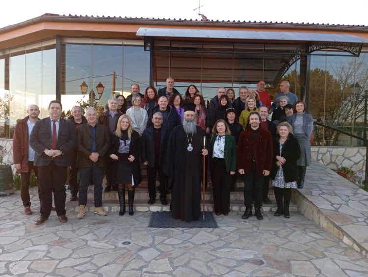 ΕΠΙΜΟΡΦΩΣΗ ΚΑΙ ΚΟΠΗ ΒΑΣΙΛΟΠΙΤΑΣ ΤΩΝ ΘΕΟΛΟΓΩΝ ΤΗΣ ΠΙΕΡΙΑΣ ΣΤΗΝ ΙΕΡΑ ΜΗΤΡΟΠΟΛΗ ΚΙΤΡΟΥΣ