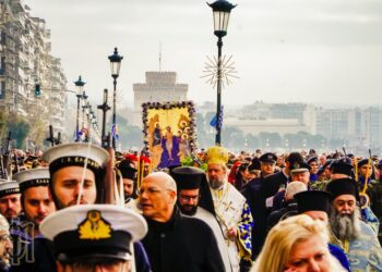 ΕΟΡΤΑΣΘΗΚΑΝ ΜΕ ΛΑΜΠΡΟΤΗΤΑ ΤΑ ΘΕΟΦΑΝΕΙΑ ΣΤΗ ΘΕΣΣΑΛΟΝΙΚΗ