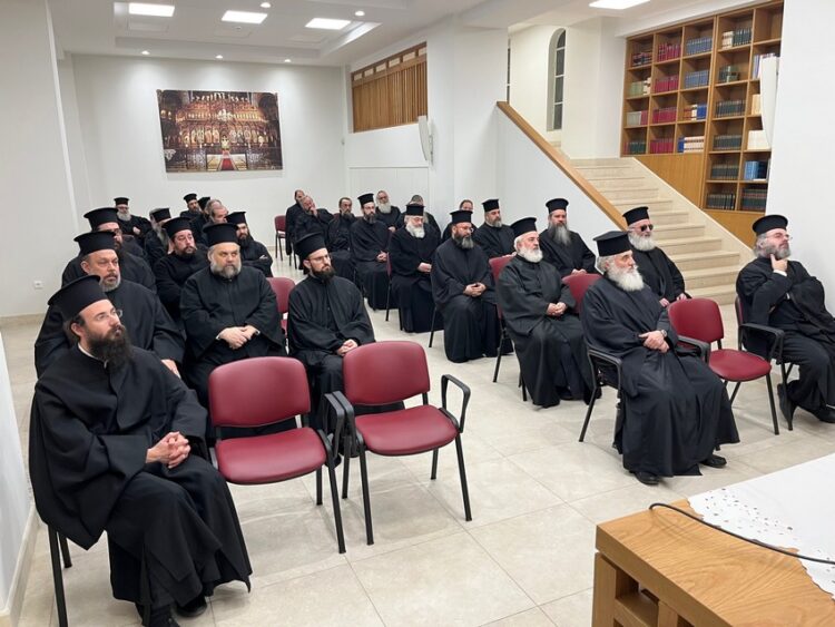 Ε΄ Ιερατική Σύναξη Μητροπόλεως Νέας Σμύρνης με θέμα «Μεσονυκτικό καί Ὧρες»