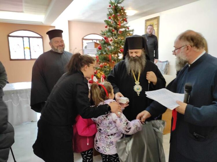 ΕΚΔΗΛΩΣΗ ΓΙΑ ΤΑ ΠΑΙΔΙΑ ΤΩΝ ΙΕΡΕΩΝ ΚΑΙ ΟΙΚΟΝΟΜΙΚΗ ΕΝΙΣΧΥΣΗ ΤΩΝ ΝΕΟΕΙΣΑΧΘΕΝΤΩΝ ΦΟΙΤΗΤΩΝ ΑΠΟ ΤΗΝ Ι.Μ. ΚΟΡΙΝΘΟΥ