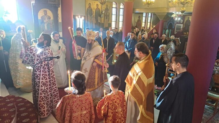 ΑΡΧΙΕΡΑΤΙΚΗ Θ. ΛΕΙΤΟΥΡΓΙΑ ΣΤΟΝ Ι. ΝΑΟ ΜΕΤΑΜΟΡΦΩΣΕΩΣ ΣΩΡΗΡΟΣ ΚΟΡΙΝΘΟΥ.