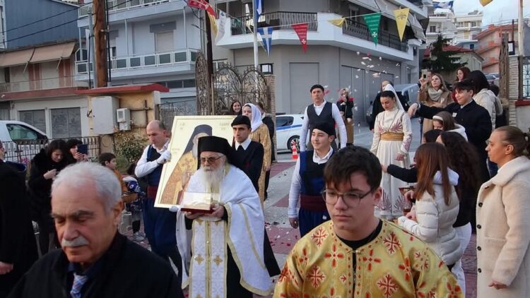 ΛΑΜΠΡΗ ΥΠΟΔΟΧΗ ΤΗΣ ΙΕΡΑΣ ΕΙΚΟΝΟΣ ΤΟΥ ΑΓΙΟΥ ΚΑΛΛΙΝΙΚΟΥ ΣΤΑ ΓΙΑΝΝΙΤΣΑ