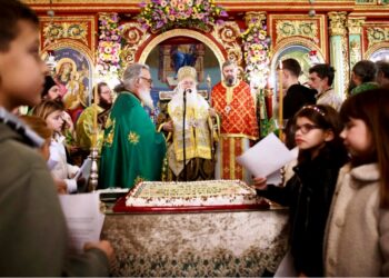 Λαμπρή η πανήγυρις του Αγίου Αντωνίου στον Βόλο και στην Αγιά