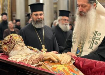 Από τις βουνοκορφές του Παρνασσού με ευγνωμοσύνη η Φθιώτιδα κλίνει γόνυ στον Αρχιεπίσκοπο Αναστάσιο