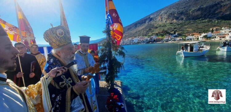 Λαμπρός ο εορτασμός των Θεοφανείων στη Μονεμβάσια