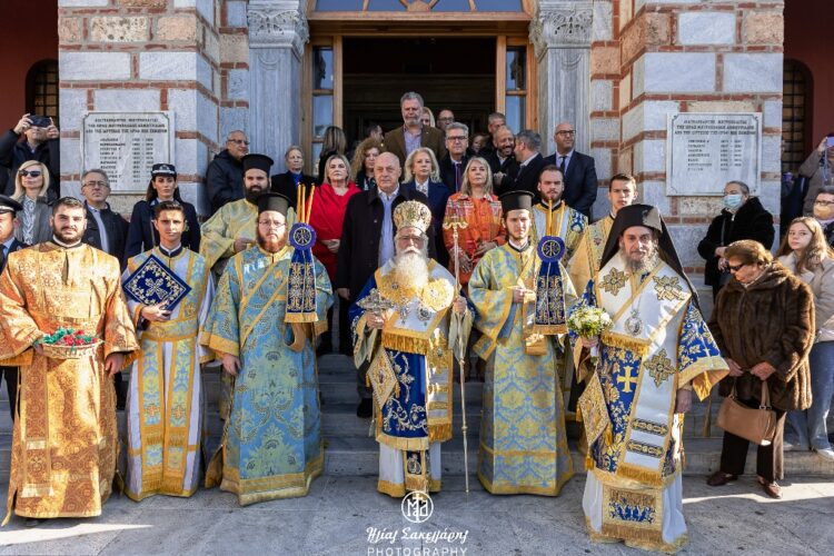 Λαοθάλασσα στον Βόλο για τον Αγιασμό των υδάτων