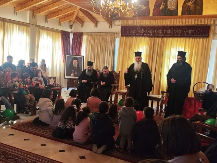 Χριστουγεννιάτικη εκδήλωση για τα παιδιά των κληρικών και των λαϊκών υπαλλήλων – συνεργατών της Μητροπόλεως Θηβών