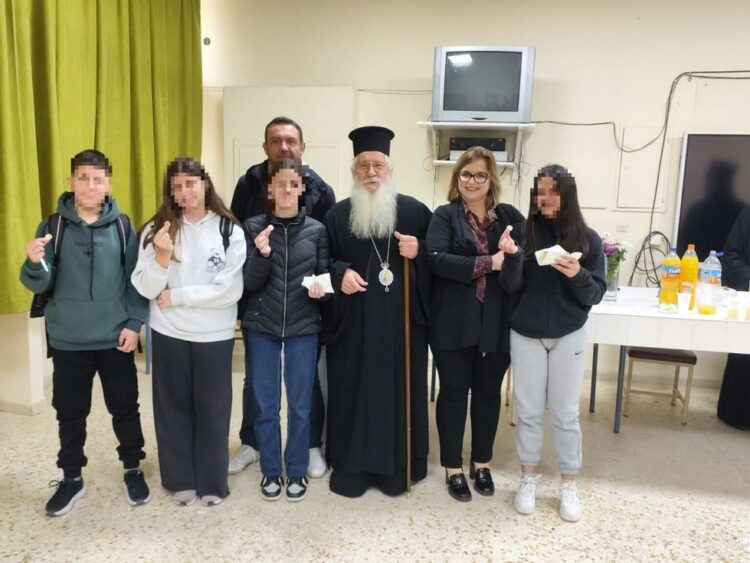 Ο Μητροπολίτης Θηβών κοντά στη μαθητιώσα νεολαία