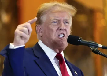 Τραμπ: Από σήμερα υπάρχουν μόνο δύο φύλα στην αμερικανική πολιτική, το αρσενικό και το θηλυκό