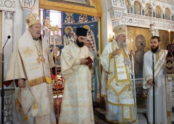 Χειροτονία Διακόνου από τον Μητροπολίτη Παροναξίας Καλλίνικο