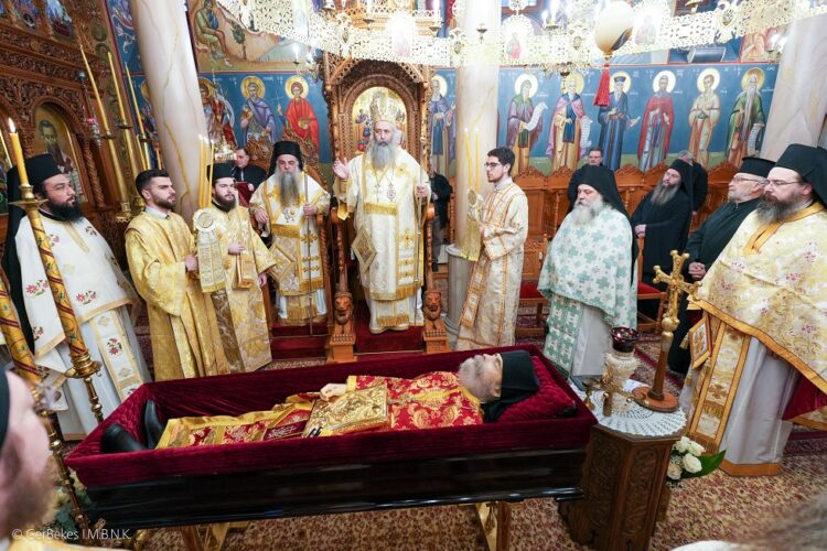 Αρχιερατικό συλλείτουργο στην Ιερά Μονή Παναγίας Δοβρά ενώπιον του σκηνώματος του μακαριστού Ηγουμένου