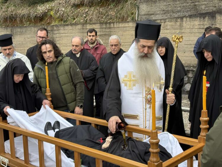 Η Εξόδιος Ακολουθία της Μοναχής Χριστοφόρας