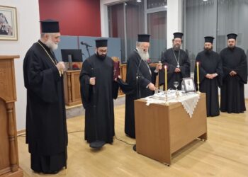 ΜΗΤΡΟΠΟΛΙΤΗΣ ΧΑΛΚΙΔΟΣ: ΟΣΟΙ ΕΠΙΛΕΓΟΥΝ ΝΑ ΑΚΟΥΟΥΝ ΚΑΤΙ ΔΙΑΦΟΡΕΤΙΚΟ, ΑΚΟΥΟΥΝ ΤΟΝ ΡΑΔΙΟΦΩΝΙΚΟ ΣΤΑΘΜΟ ΤΗΣ ΕΚΚΛΗΣΙΑΣ