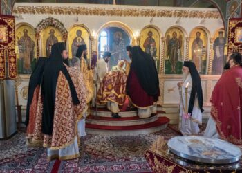 ΑΡΧΙΕΡΑΤΙΚΗ ΛΕΙΤΟΥΡΓΙΑ ΚΑΙ ΧΕΙΡΟΘΕΣΙΕΣ ΣΤΟΝ ΑΓΙΟ ΧΑΡΑΛΑΜΠΟ ΠΑΡΑΛΙΜΝΗΣ