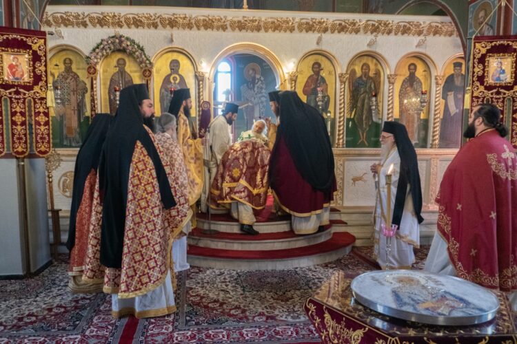 ΑΡΧΙΕΡΑΤΙΚΗ ΛΕΙΤΟΥΡΓΙΑ ΚΑΙ ΧΕΙΡΟΘΕΣΙΕΣ ΣΤΟΝ ΑΓΙΟ ΧΑΡΑΛΑΜΠΟ ΠΑΡΑΛΙΜΝΗΣ