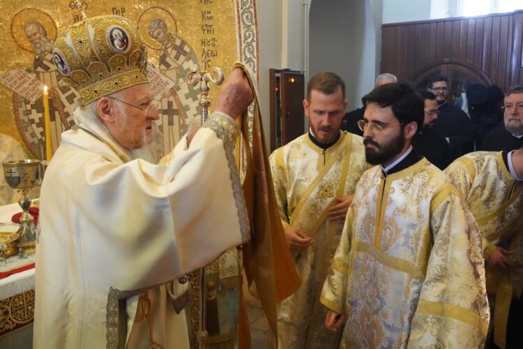 Οικουμενικός Πατριάρχης: “Ὁ κληρικός δέν ἀνήκει εἰς τόν ἑαυτόν του, ἀλλά εἰς τόν Χριστόν καί τόν ἀδελφόν.”