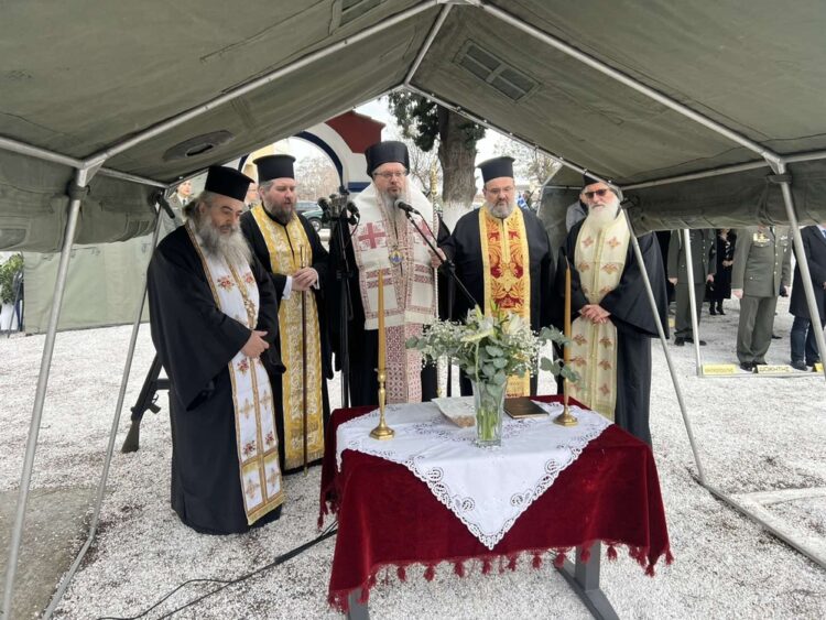 Η Ι. Μ. Λαρίσης τίμησε τους κεκοιμημένους πεσόντες στρατιωτικούς, αεροπόρους και αστυνομικούς