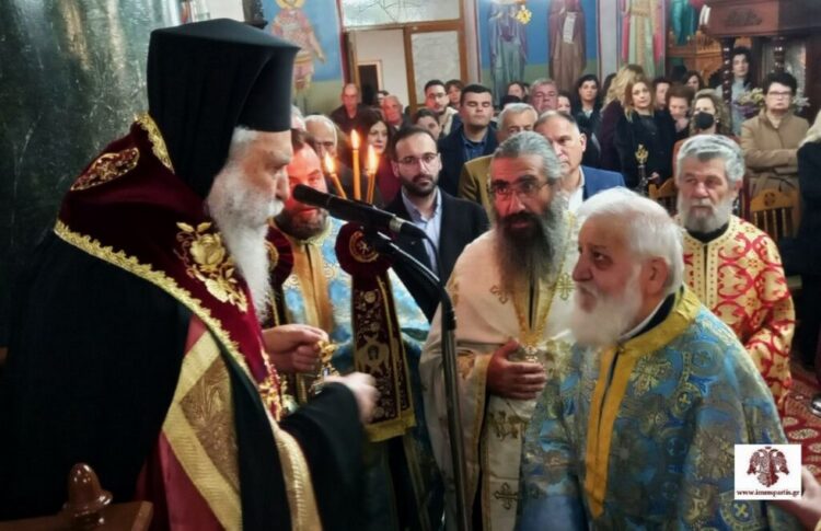 Χειροθετήθηκε Πρωτοπρεσβύτερος ο π. Παναγιώτης Κοτσώνης στον πανηγυρικό Αρχιερατικό Εσπερινό στο Περιστέρι