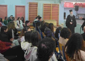 Μητροπολίτης Ναυπάκτου: Ἐπίσκεψη καί συζήτηση μέ μαθητές Α΄ Λυκείου Ναυπάκτου