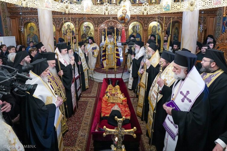 Η εξόδιος ακολουθία του μακαριστού Καθηγουμένου της Ιεράς Μονής Παναγίας Δοβρά