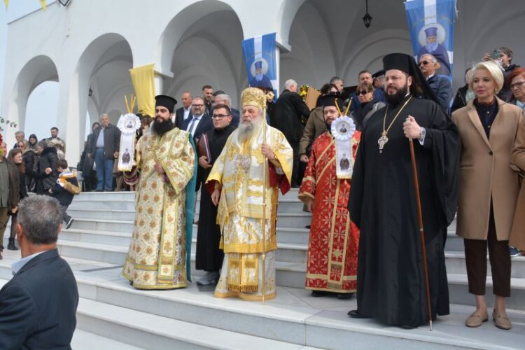 Με λαμπρότητα η Νάξος τίμησε τον Άγιο Νικόλαο τον Πλανά