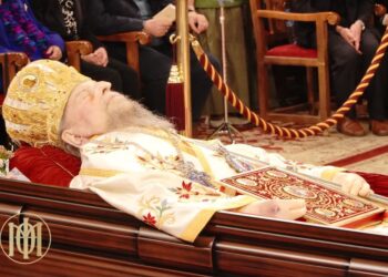 Σε κλίμα συγκίνησης η κηδεία του πρ. Θεσσαλονίκης Ανθίμου- Η πορεία και το έργο του στους επικήδειους