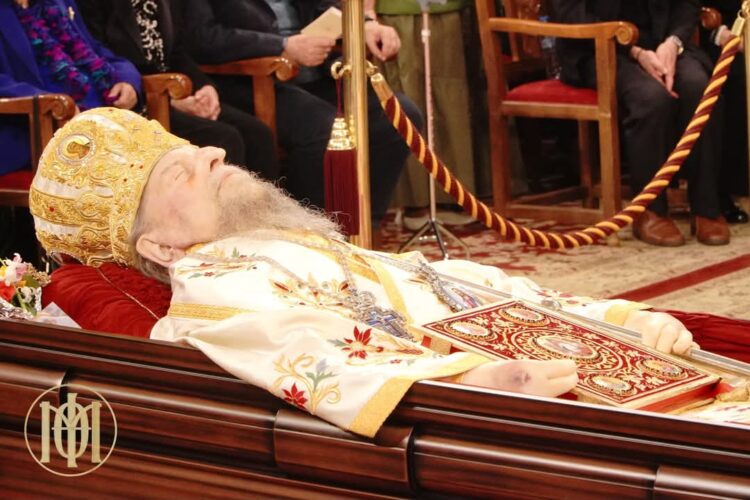 Σε κλίμα συγκίνησης η κηδεία του πρ. Θεσσαλονίκης Ανθίμου- Η πορεία και το έργο του στους επικήδειους