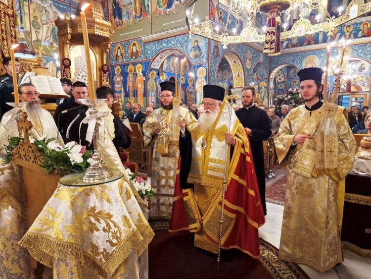 «Η Παναγία, το καταφύγιο κάθε πιστού και η πηγή παρηγορίας μας» – Χειροθεσία Πνευματικού στους Αγίους Θεοδώρους Βόλου