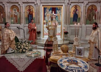 Αγρυπνία και μνημόσυνο για τα θύματα των Τεμπών και τον Αρχιεπίσκοπο Αλβανίας στην Λάρισα