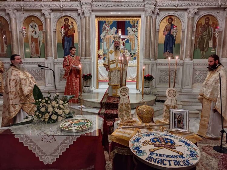 Αγρυπνία και μνημόσυνο για τα θύματα των Τεμπών και τον Αρχιεπίσκοπο Αλβανίας στην Λάρισα