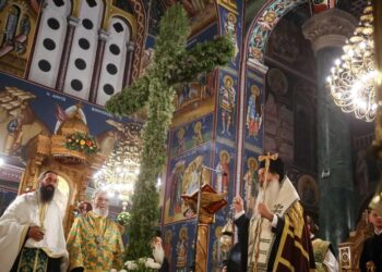 Ολοκληρώθηκε με τους Χαιρετισμούς του Τιμίου Σταυρού η εορτή των Φθιωτών Αγίων