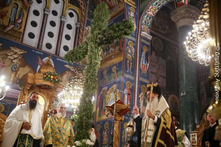 Ολοκληρώθηκε με τους Χαιρετισμούς του Τιμίου Σταυρού η εορτή των Φθιωτών Αγίων