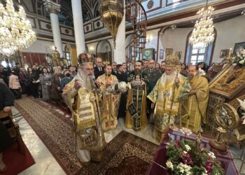 Η ΜΗΤΡΟΠΟΛΗ ΛΗΜΝΟΥ ΥΠΟΔΕΧΘΗΚΕ  ΤΟ ΤΙΜΙΟ ΞΥΛΟ ΤΟΥ ΣΤΑΥΡΟΥ