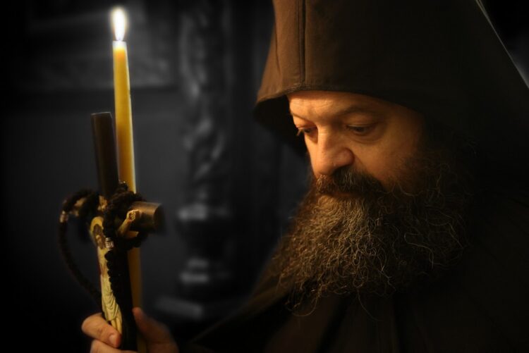 Κουρά μεγαλόσχημου μοναχού στην Μητρόπολη Φωκίδος