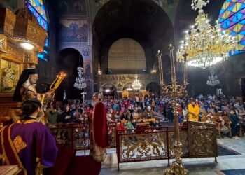 Μαθητική Θεία Λειτουργία: Με κατάνυξη και παιδαγωγικό λόγο η Προηγιασμένη Θ. Λειτουργίας στην Καρδίτσα