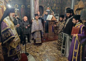 Χειροθεσία Πνευματικού από τον Μητροπολίτη Θεσσαλιώτιδος