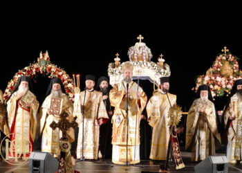 Ποτάμι πίστης στη Θεσσαλονίκη… Συνάντηση πέντε Επιταφίων