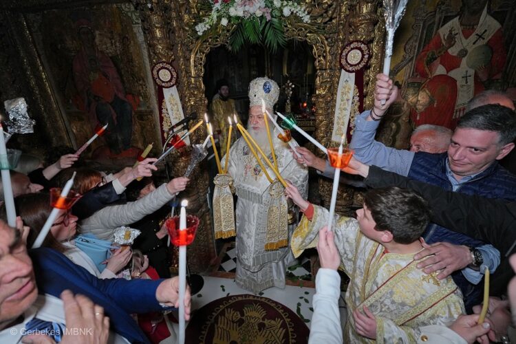 Τελετή Αναστάσεως και Πασχαλινή θεία Λειτουργία στη Βέροια